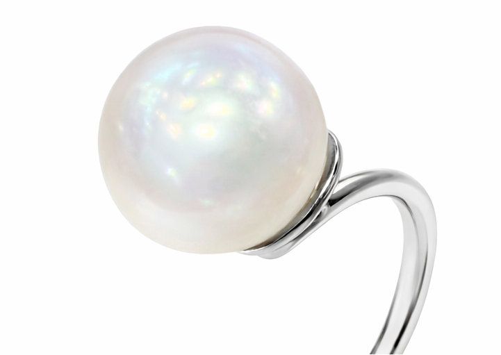 Anillo abierto de perla Akoya y diamante en oro blanco