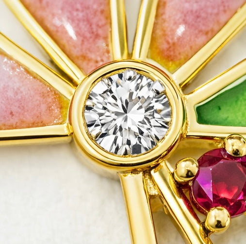 Pendientes de Oro Amarillo con Rubí, Diamante Talla Brillante y Esmalte