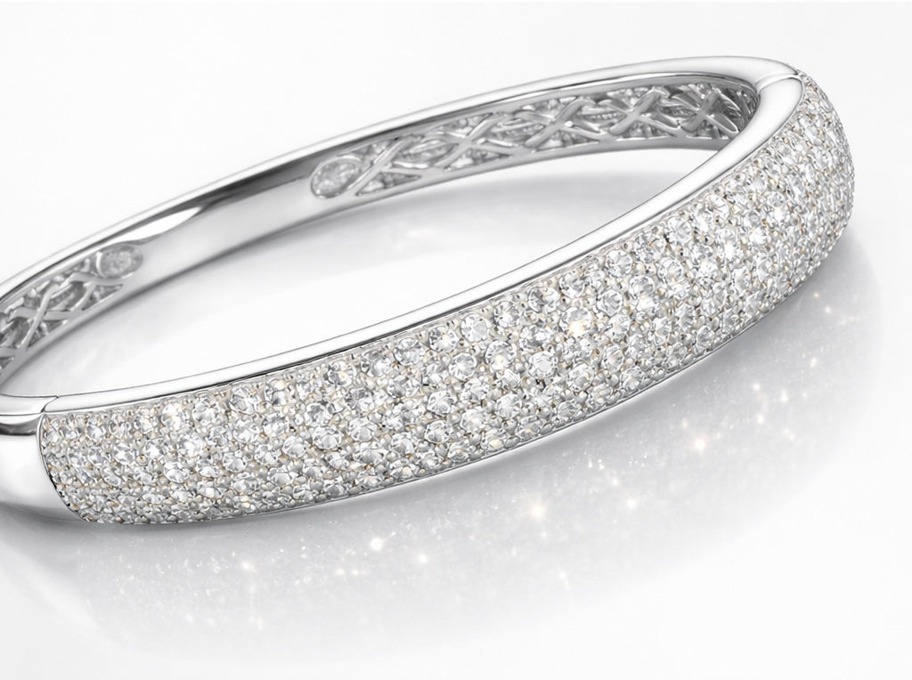 Pulsera Esclava de Oro Blanco con Pavé de Diamantes