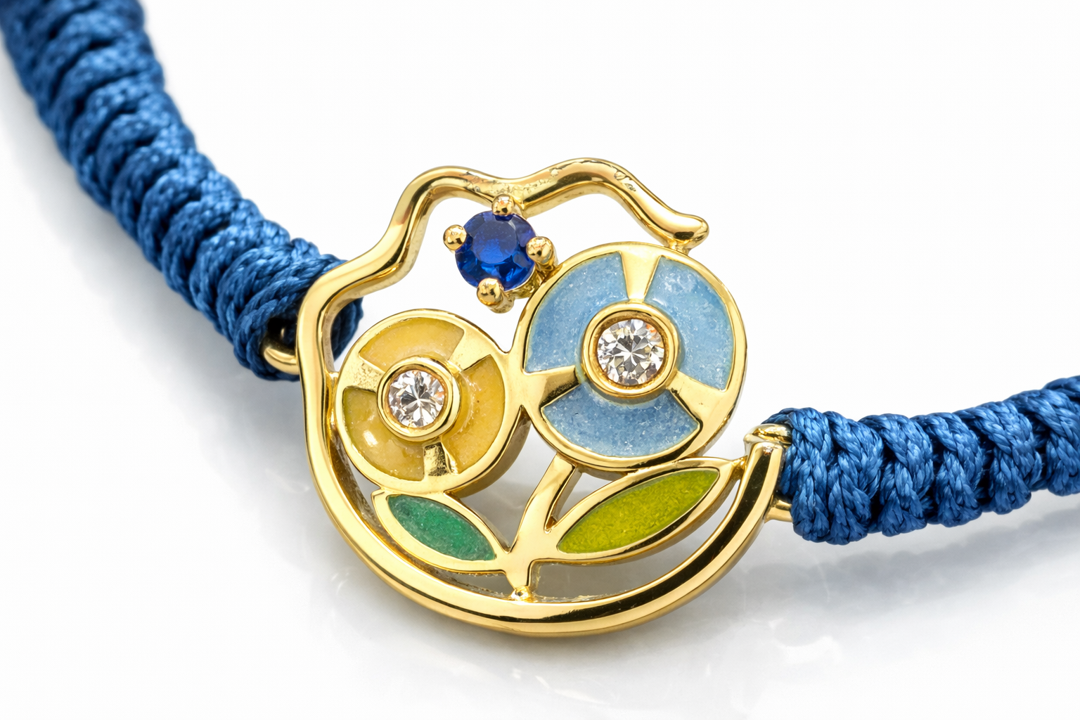 Pulsera de Oro Amarillo con Zafiro Azul, Esmalte Artesanal en Macramé