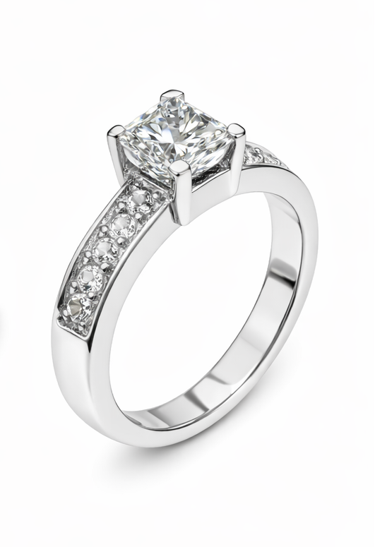 Anillo solitario con brazos engastados en brillantes