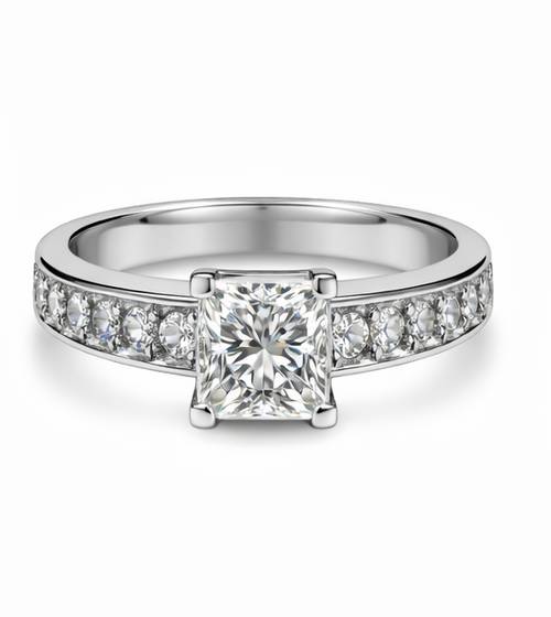 Anillo solitario con brazos engastados en brillantes