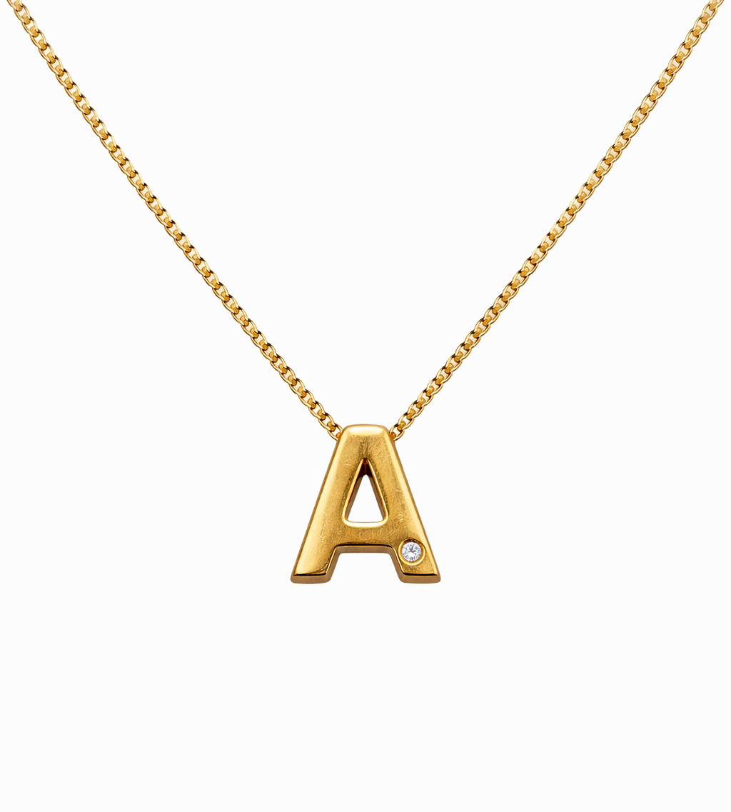 Colgante letra A de oro amarillo con diamante