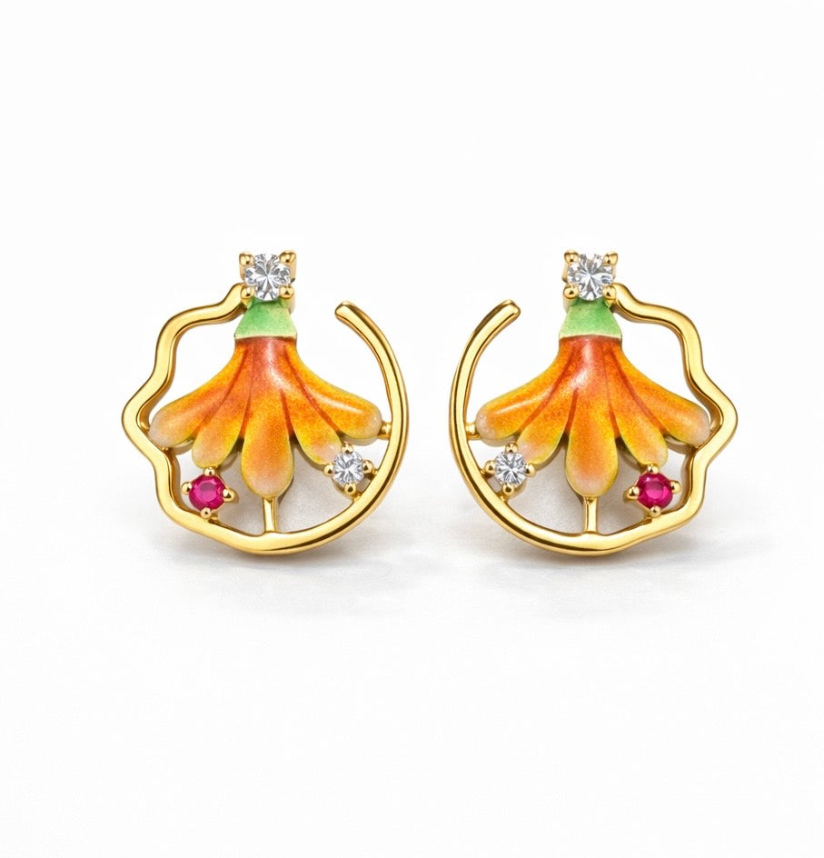 Pendientes Flor en esmalte en Oro Amarillo con Diamantes y Rubí