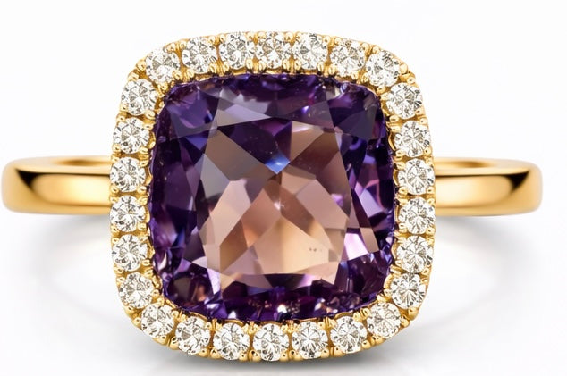 Anillo halo de amatista y diamantes en oro rosa