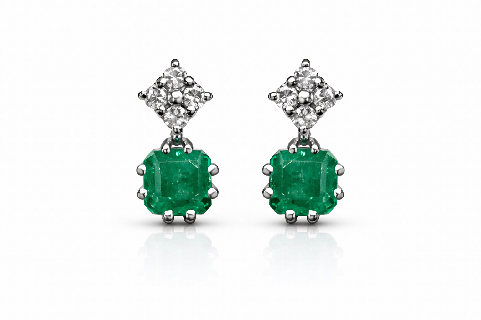 Pendientes Esmeralda y Diamantes de oro blanco