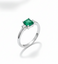 Anillo esmeralda de oro blanco