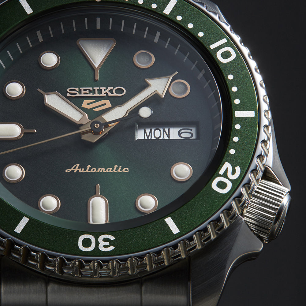 SEIKO 5 GREEN NOIR